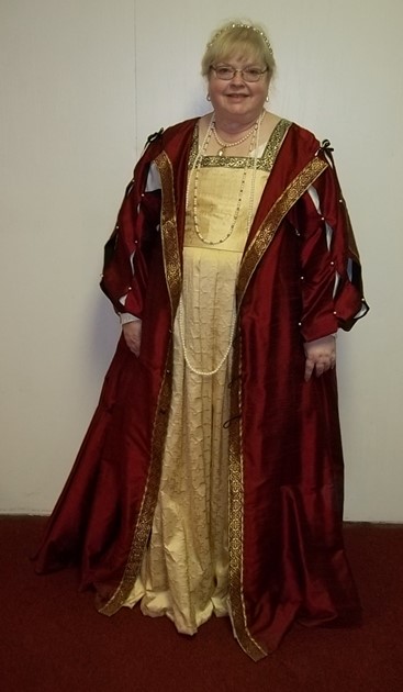 1500 CE Female Italian Gown 5
