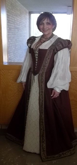 1578 CE Female Wealthy Merchant Class Gown